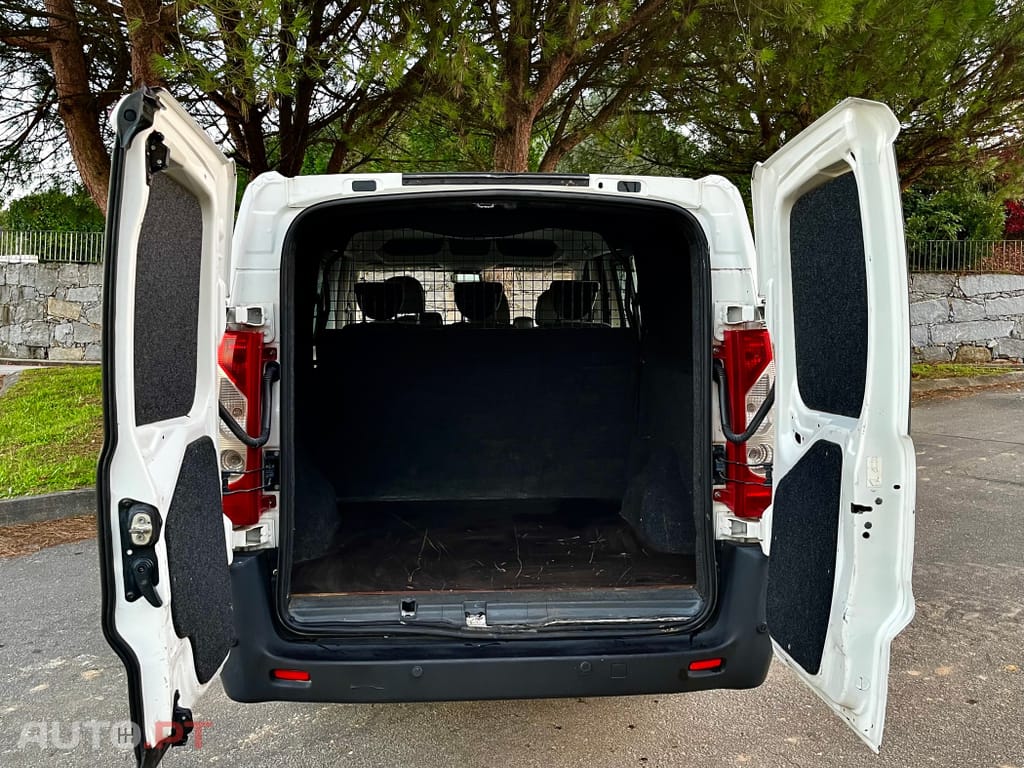 Peugeot Expert 2.0 HDi 229 L2H2