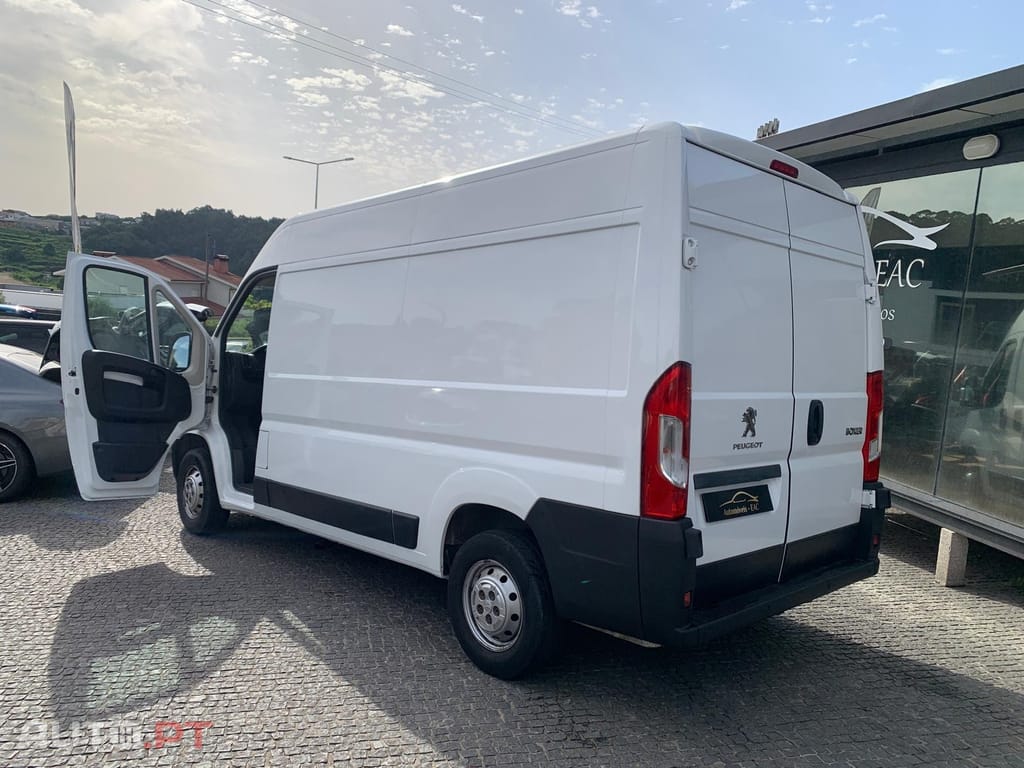 Peugeot Boxer 2.2 BlueHDi 330 L2H2 Premium