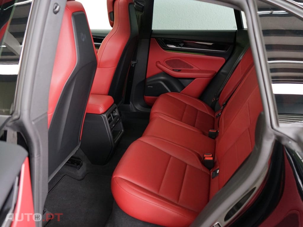 Porsche Macan Bose