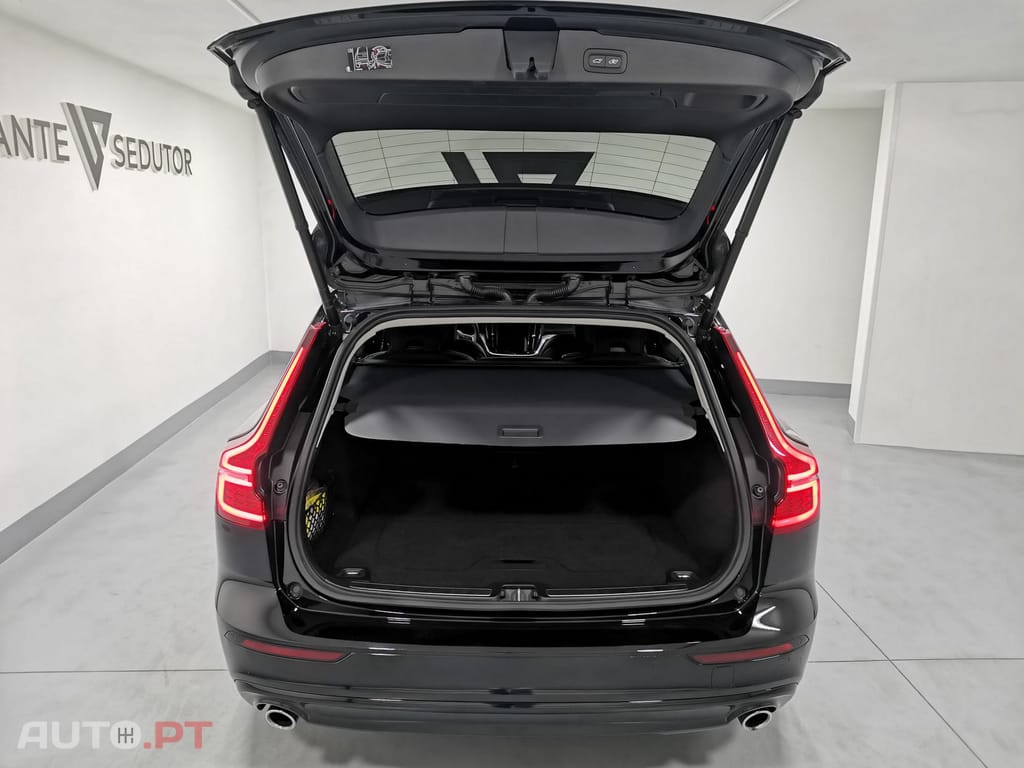 Volvo V60 2.0 B4 Plus Dark Auto