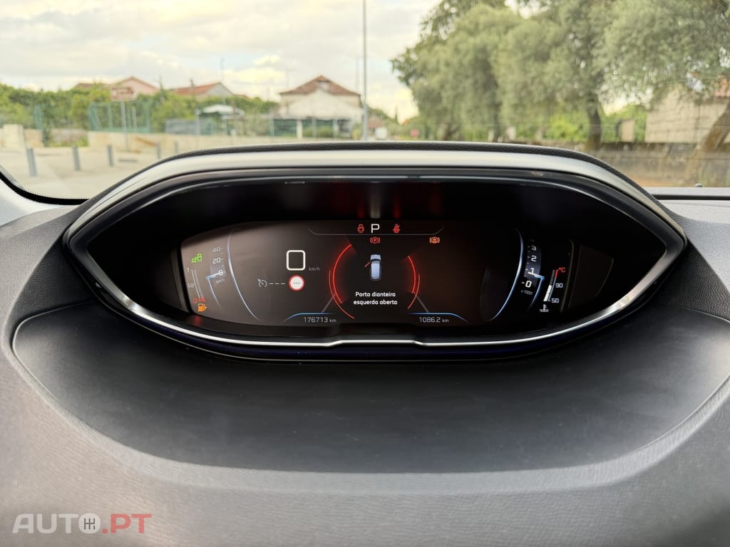 Peugeot 3008 1.6 BlueHDi Allure EAT6
