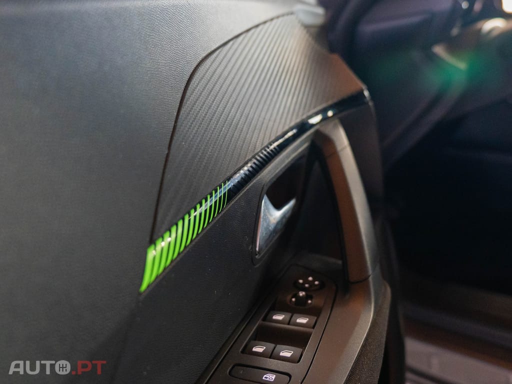 Peugeot 2008 1.2 PureTech Active Pack