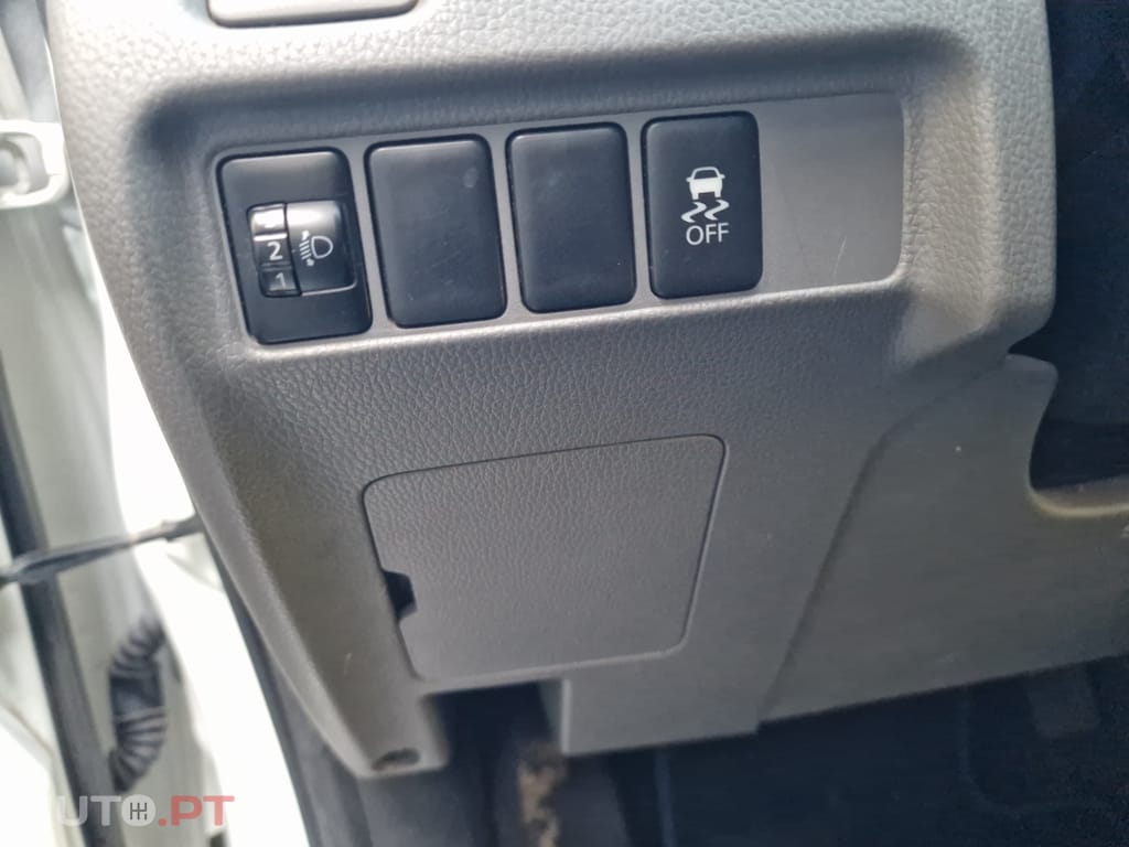 Mitsubishi L200 2.3 DI-D CD Invite 2WD