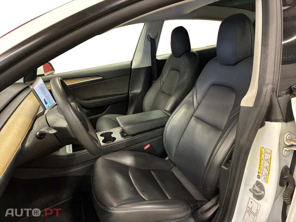 Tesla Model 3 Standard Range Plus RWD