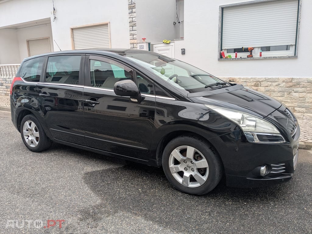 Peugeot 5008 Tech-run