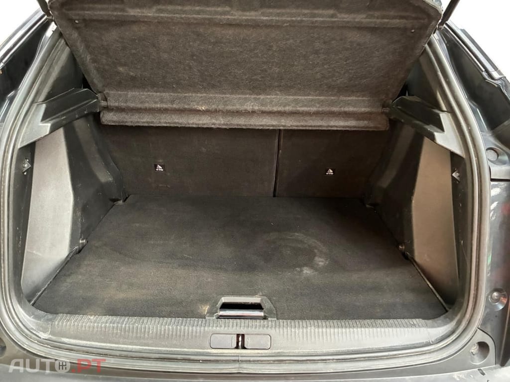 Peugeot 2008 1.2 PureTech Active Pack EAT8