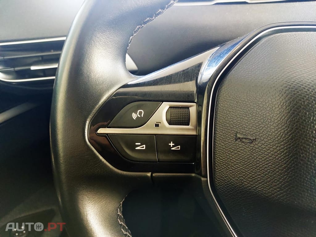 Peugeot 3008 1.5 BlueHDi Active