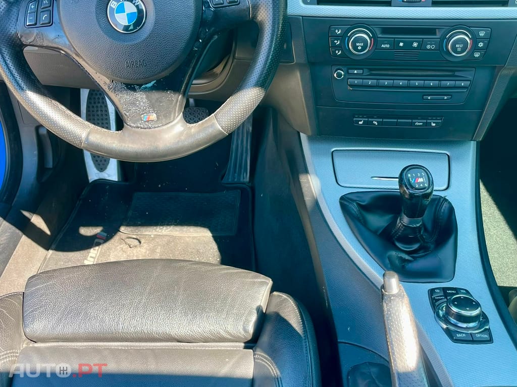 BMW 320 COUPE