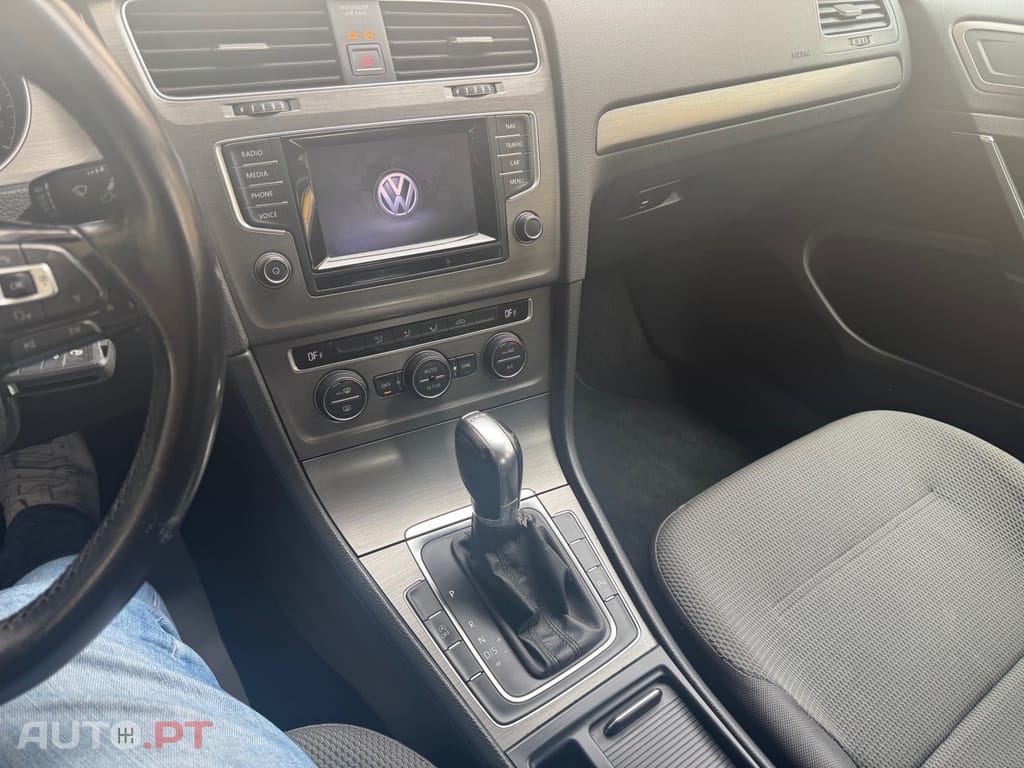 Volkswagen Golf 1.6 TDi Confortline DSG