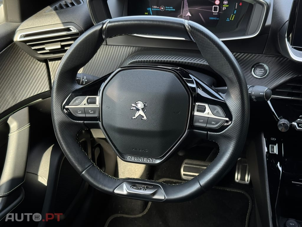 Peugeot E-2008 50 kWh GT
