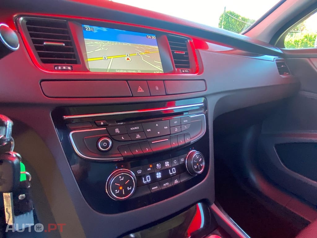Peugeot 508 RXH 2.0 HDi Hybrid4 2-Tronic