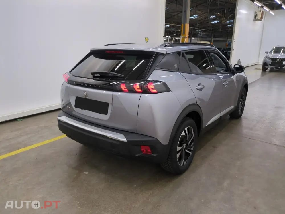 Peugeot E-2008 50 kWh Allure Pack