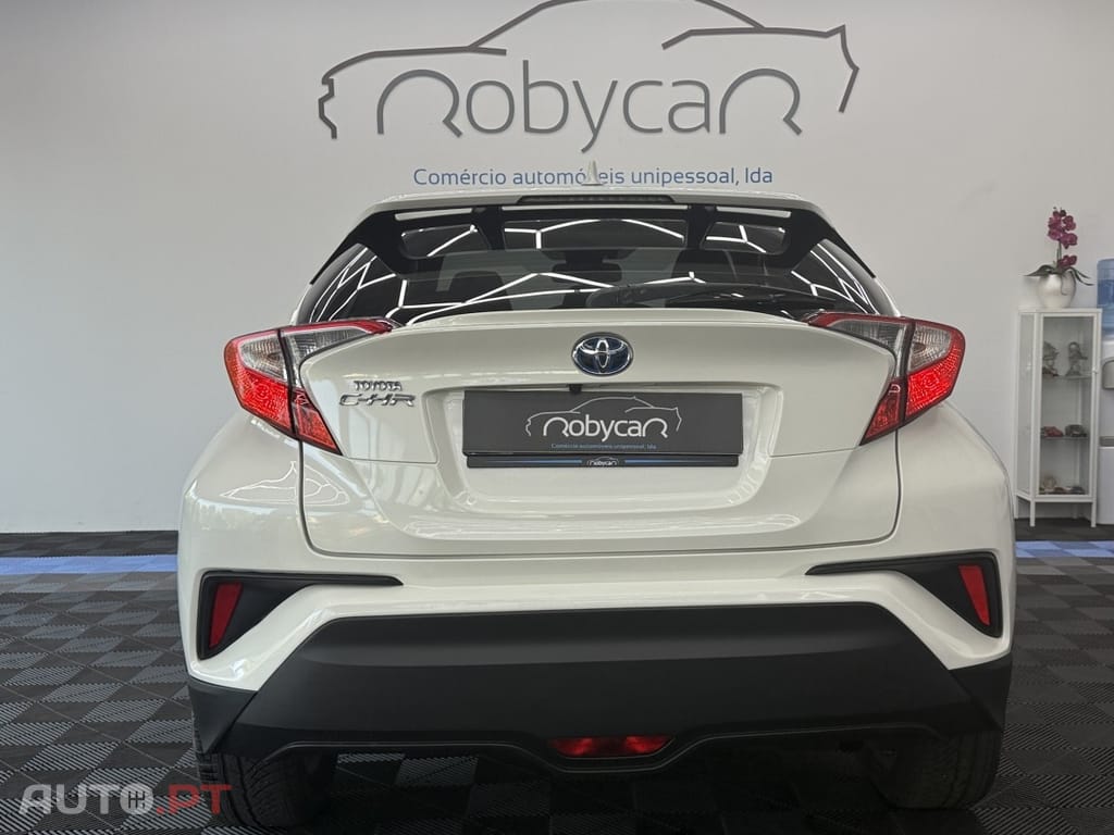 Toyota C-HR 1.8 Hybrid Square Collection