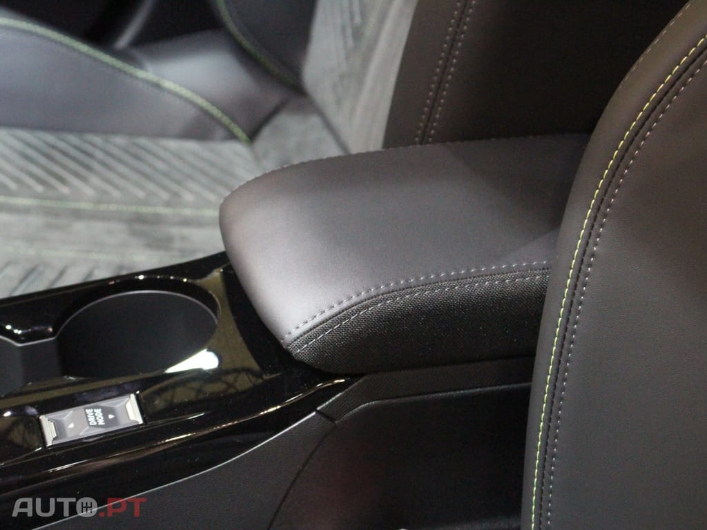 Peugeot E-2008 50 kWh GT