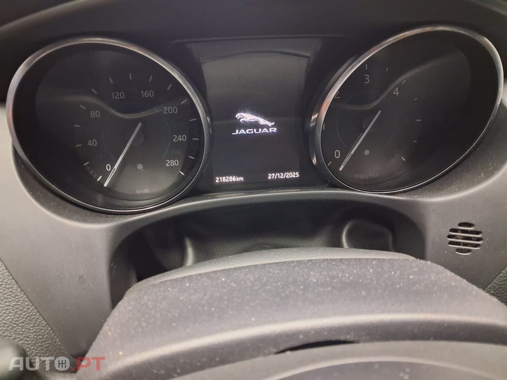 Jaguar XE 2.0 D Prestige Aut.