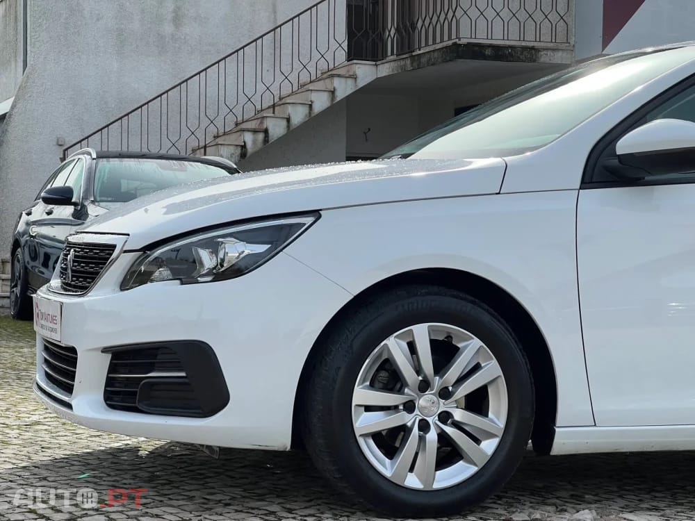 Peugeot 308 1.5 BlueHDi Business Line