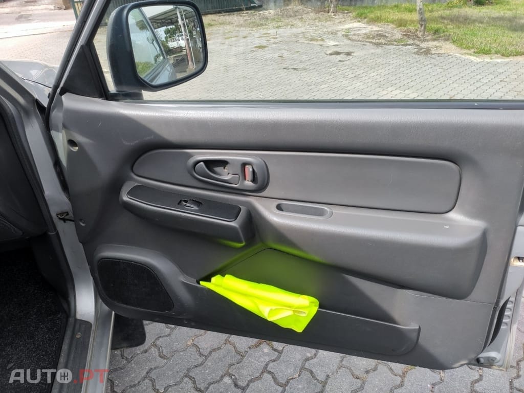 Mitsubishi L200 2.5TDI 4X4 3LUG