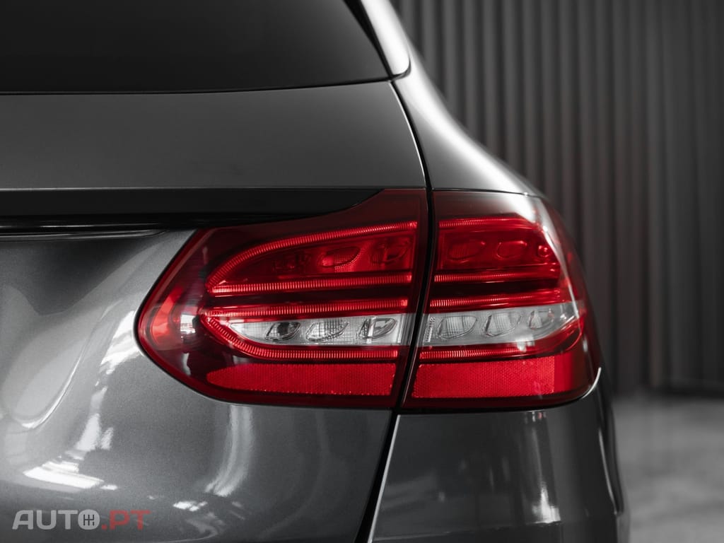 Mercedes-Benz C 220 d Station 9G-TRONIC AMG Line