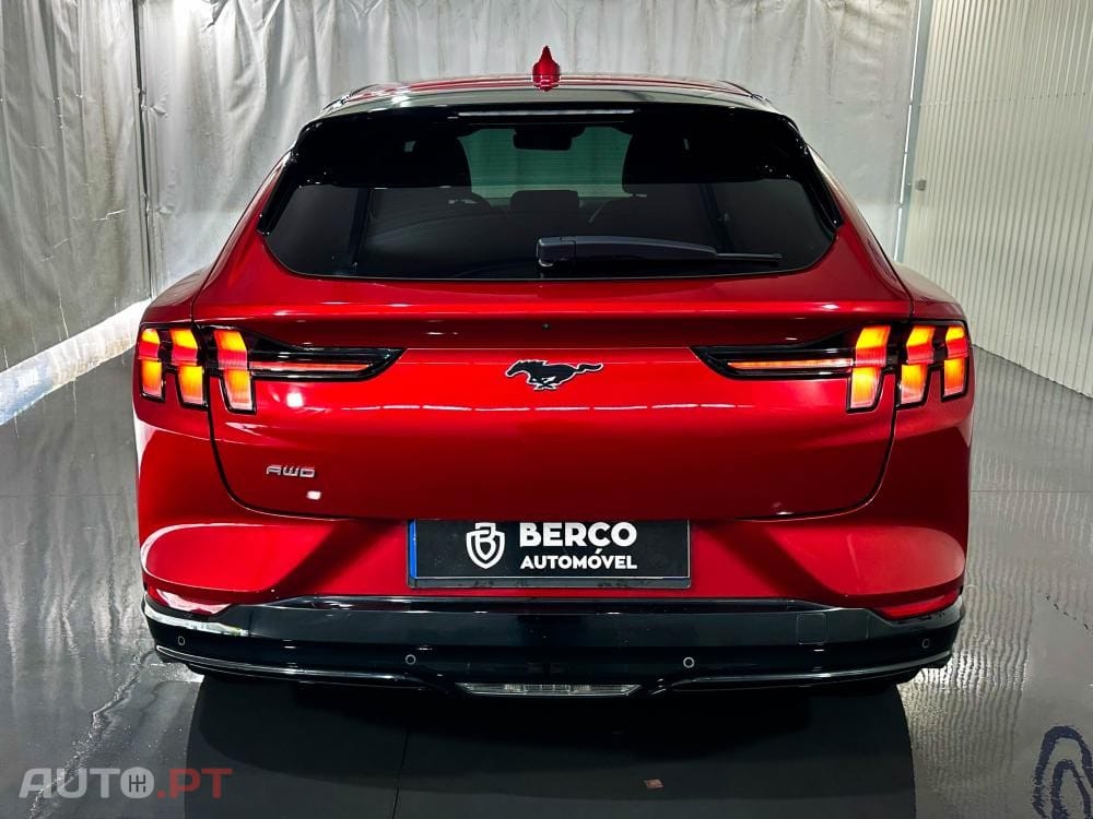 Ford Mustang Mach-E AWD PREMIUM
