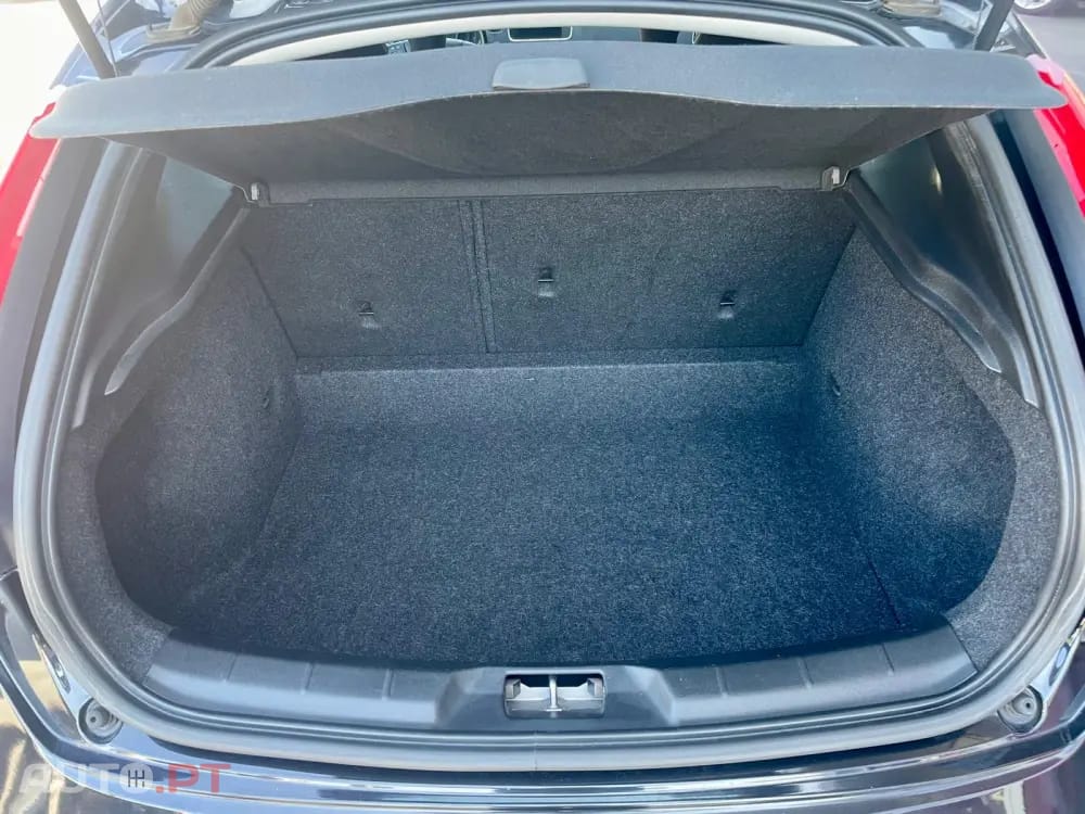 Volvo V40 Cross Country 1.6 D2 Momentum
