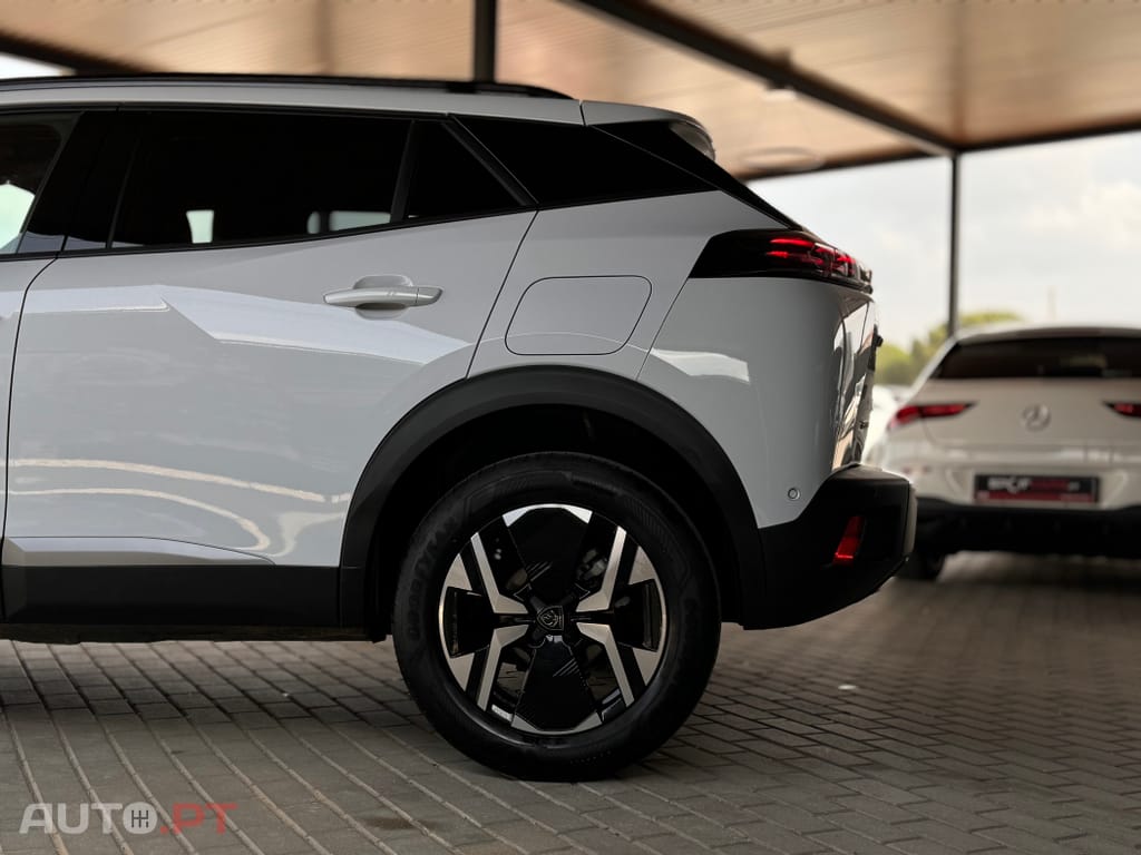 Peugeot 2008 1.2 PureTech Allure