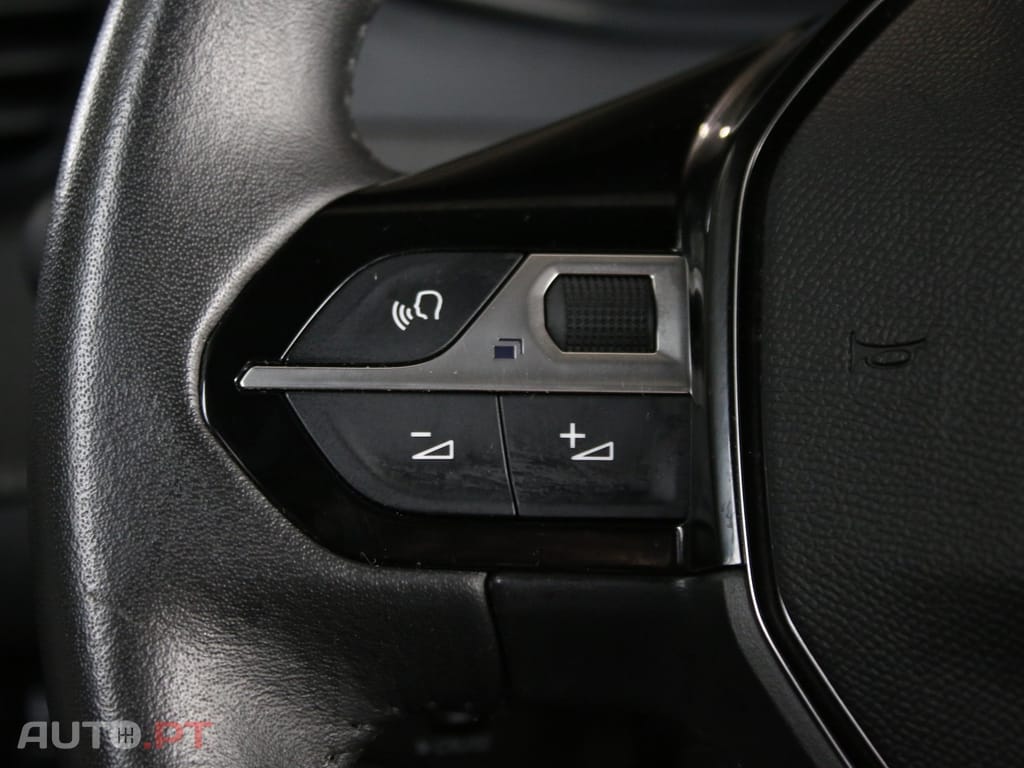 Peugeot 2008 1.2 PureTech Allure