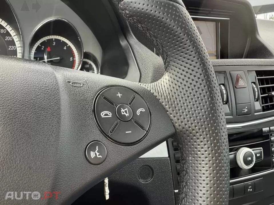 Mercedes-Benz E 250 CDi Avantgarde BlueEfficiency