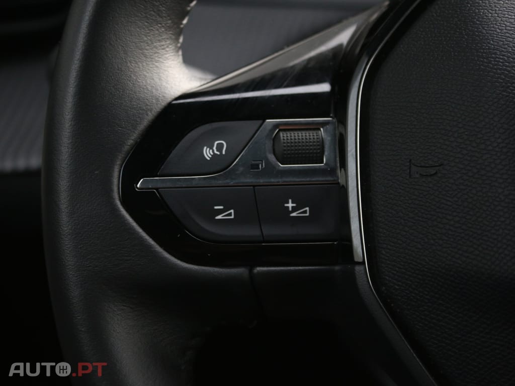 Peugeot 2008 1.2 PureTech Allure