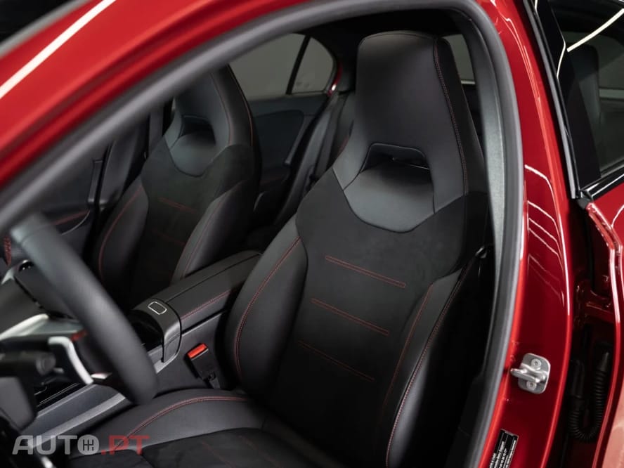 Mercedes-Benz A 250 e AMG Line