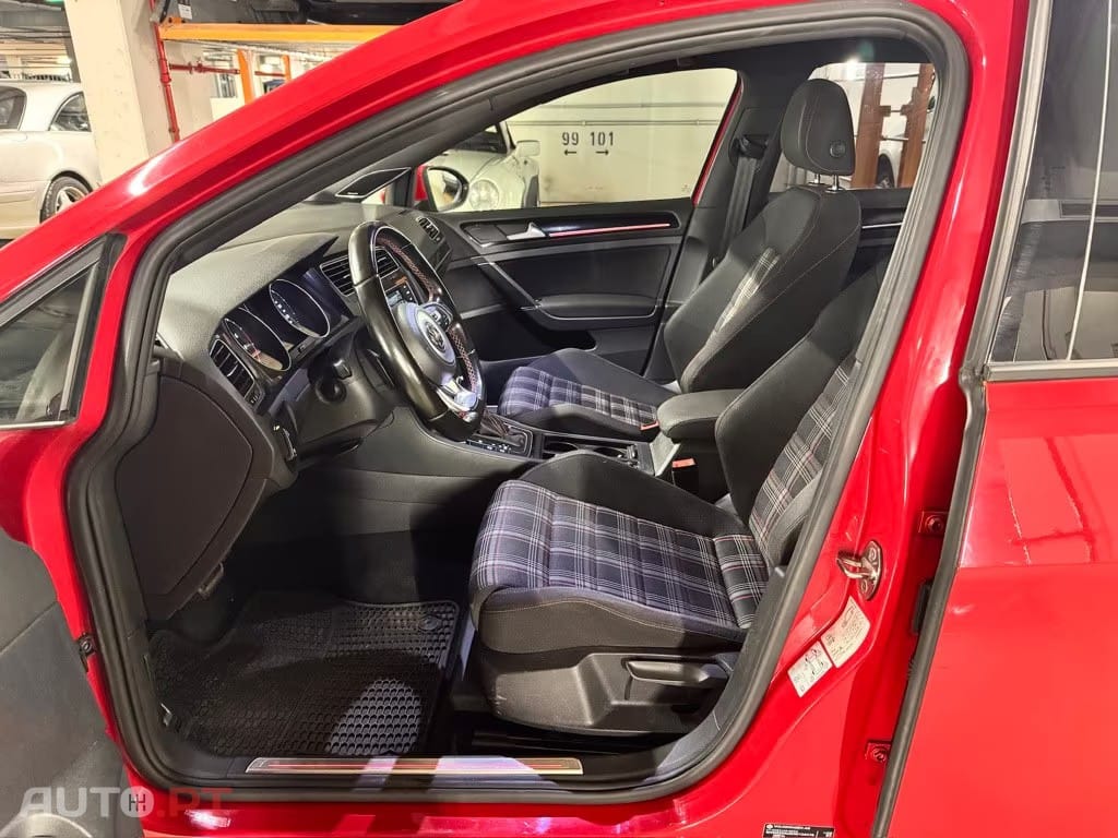Volkswagen Golf GTI