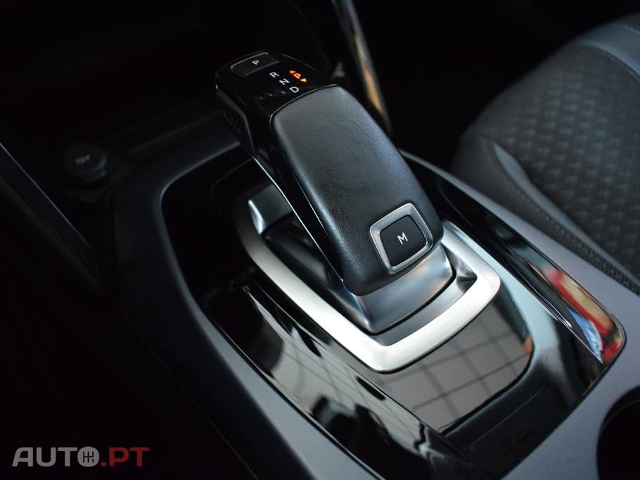 Peugeot 2008 1.5 BlueHDi Allure EAT8