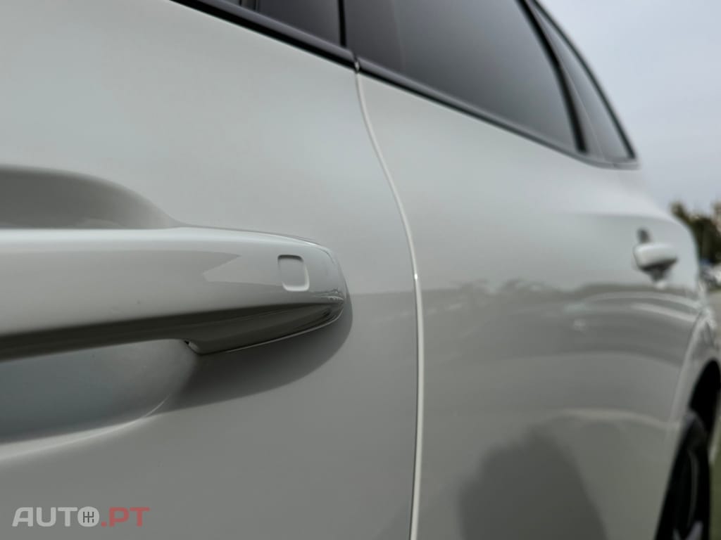 Volvo XC60 2.0 T6 PHEV R-Design AWD