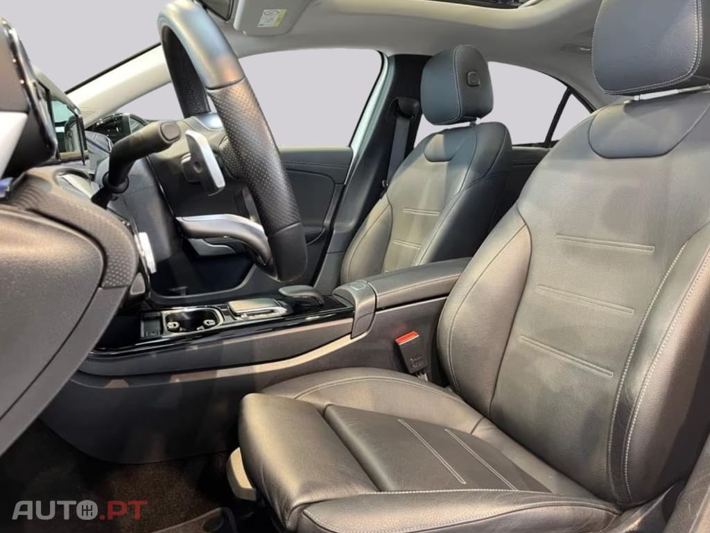Mercedes-Benz A 250 I.V.A DEDUTIVEL e AMG