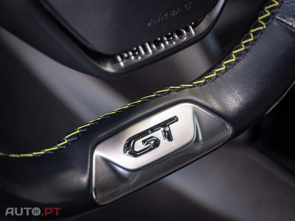 Peugeot E-2008 50 kWh GT