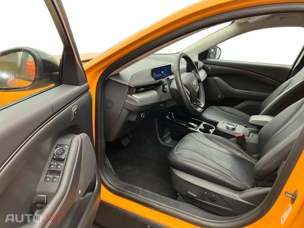 Ford Mustang Mach-E Standard Range