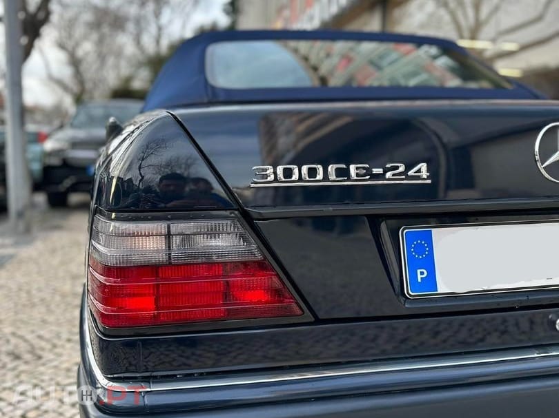 Mercedes-Benz 300 CE-24 Cabriolet