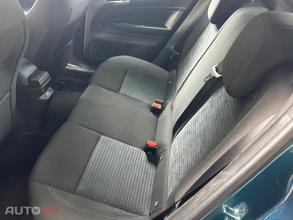 Alfa Romeo Junior 1.2 eDCT6