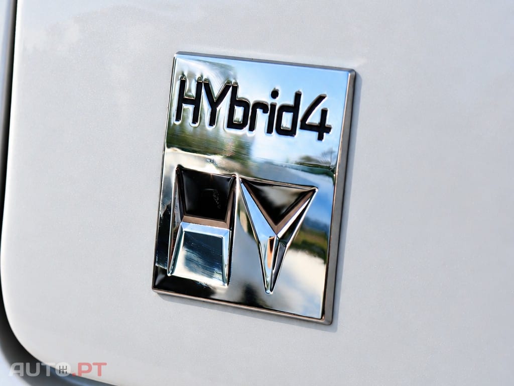 Peugeot 3008 2.0 HDi Hybrid4