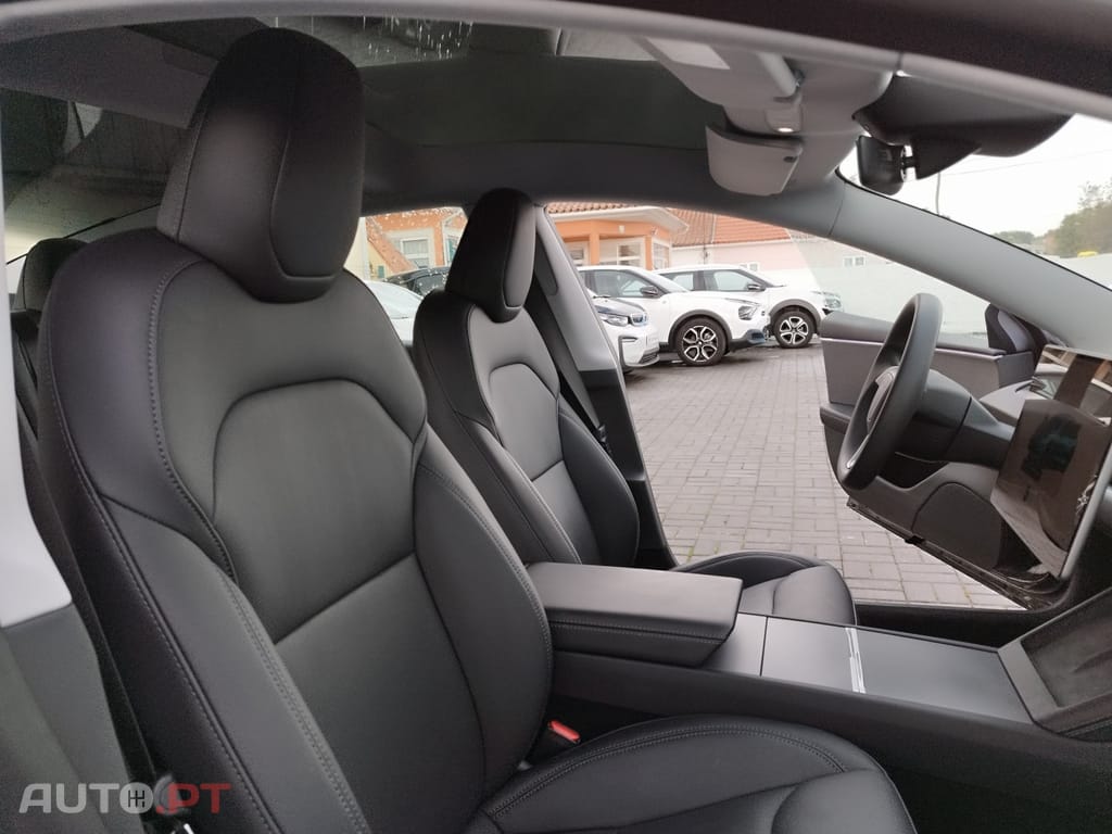 Tesla Model 3 Tração Traseira