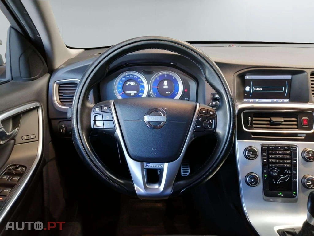Volvo V60 1.6d  R-design
