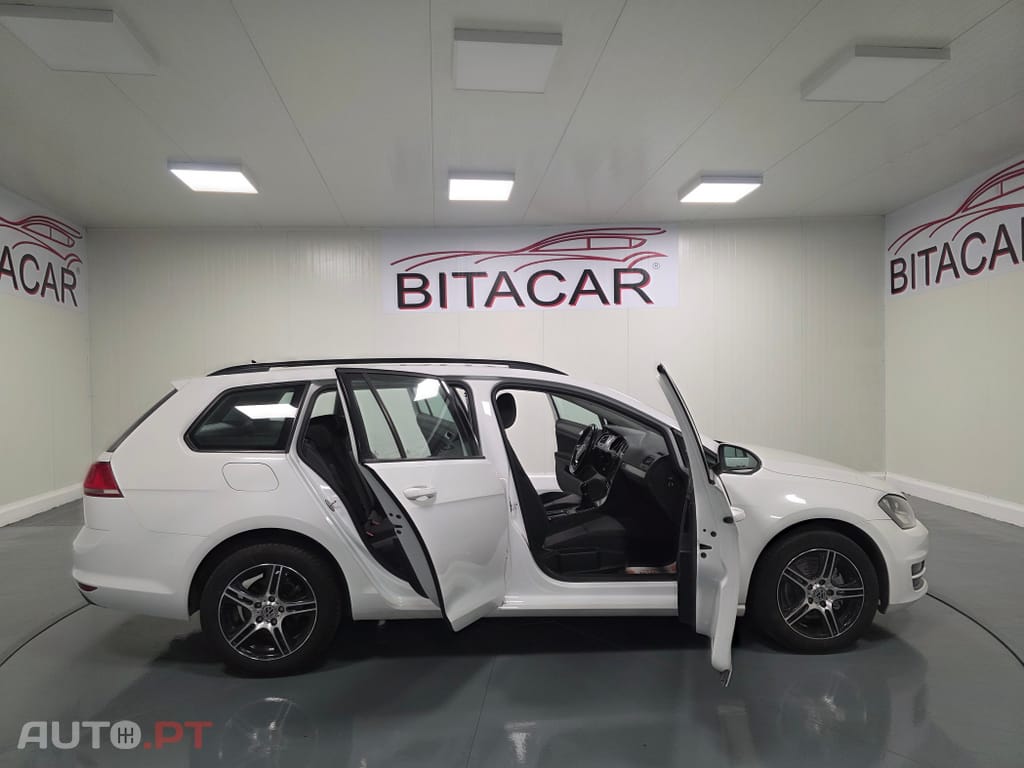 Volkswagen Golf 1.6 HDI CONFORTLINE