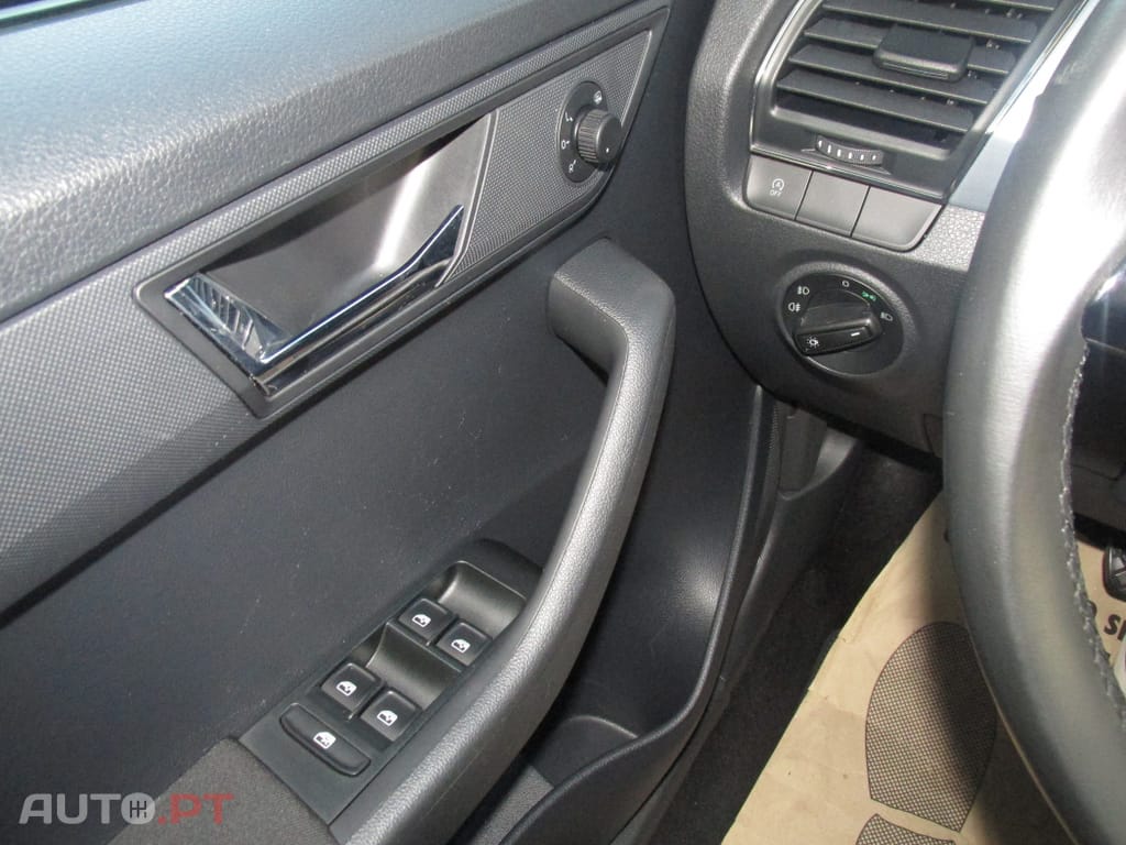 Skoda Fabia Diesel 1.4 TDi 105cv Só 22.000KM