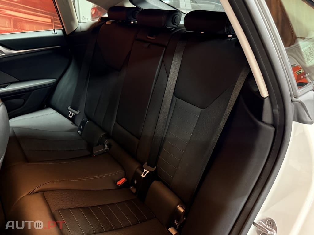 BMW i4 eDrive35 — fotografia 7