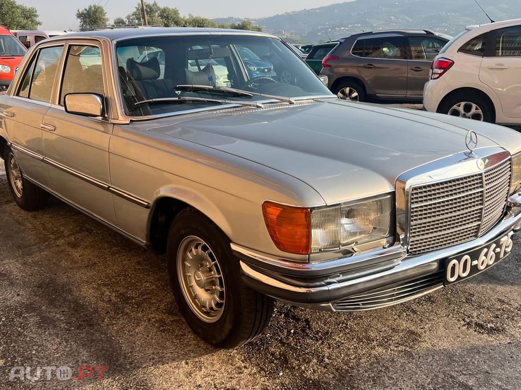 Mercedes-Benz 280 SE limousine