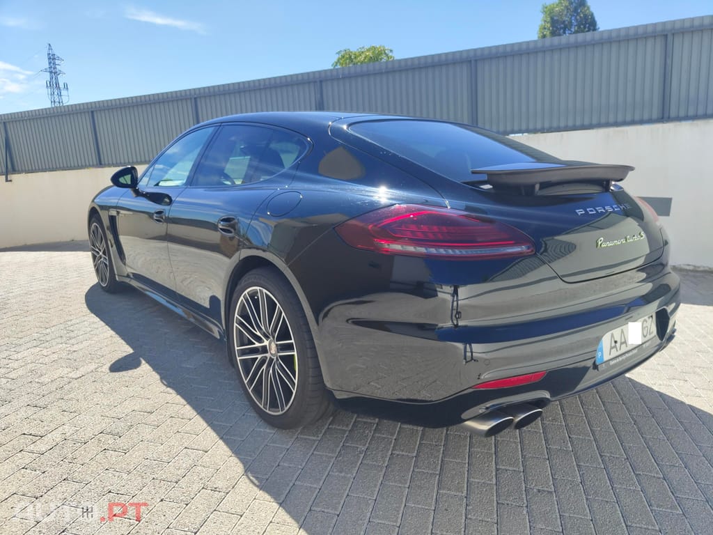 Porsche Panamera Hybrid S - Imaculado - Revisoes todas na marca