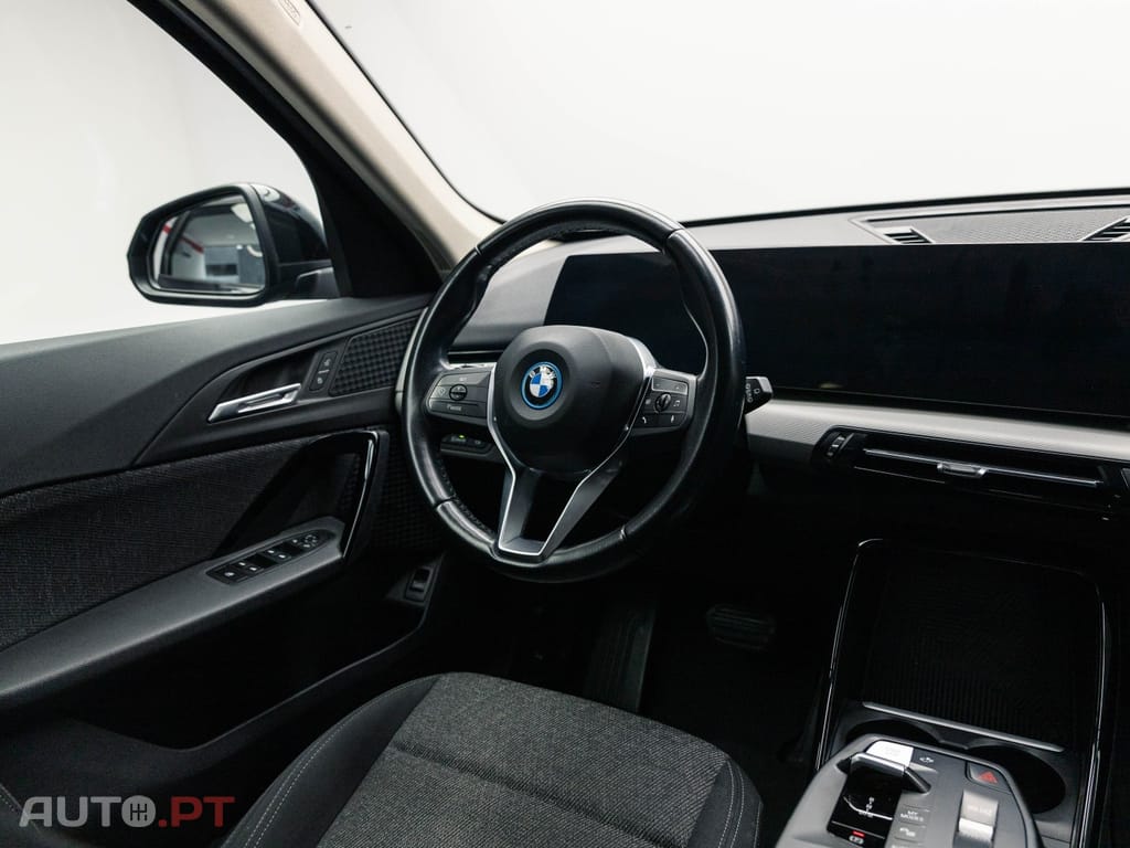 BMW iX1 xDrive30
