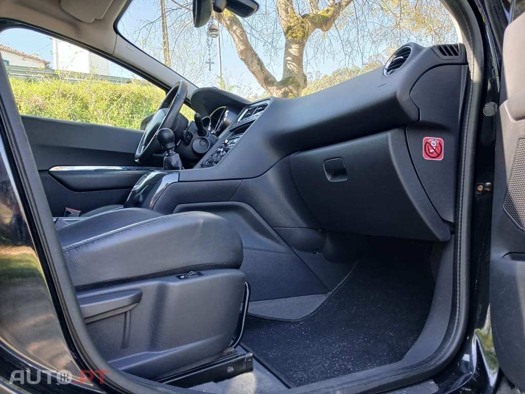 Peugeot 5008 2.0 HDi Sport