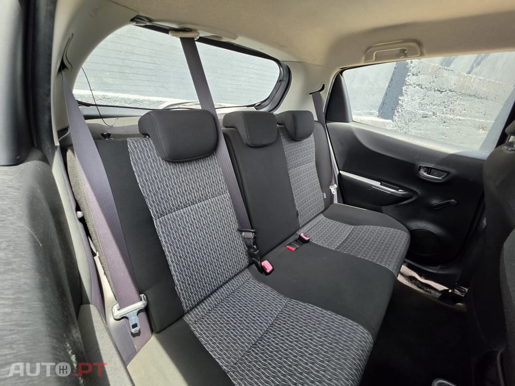 Toyota Yaris 1.0 VVT-i Comfort+Navi
