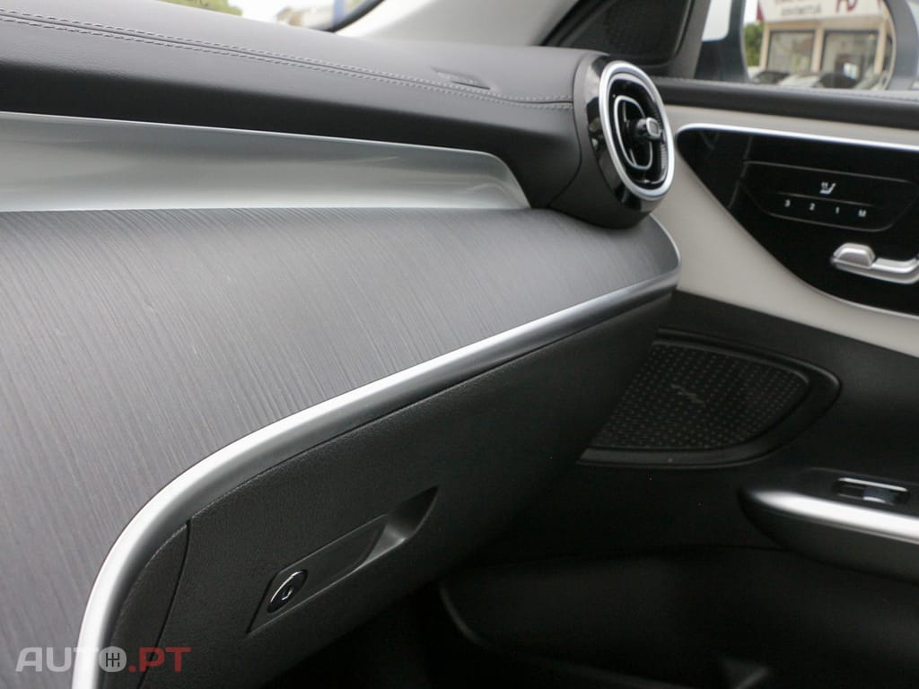 Mercedes-Benz C 300 de AMG Line
