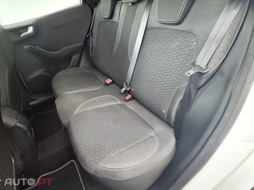 Ford Puma 1.0 EcoBoost MHEV Titanium Design